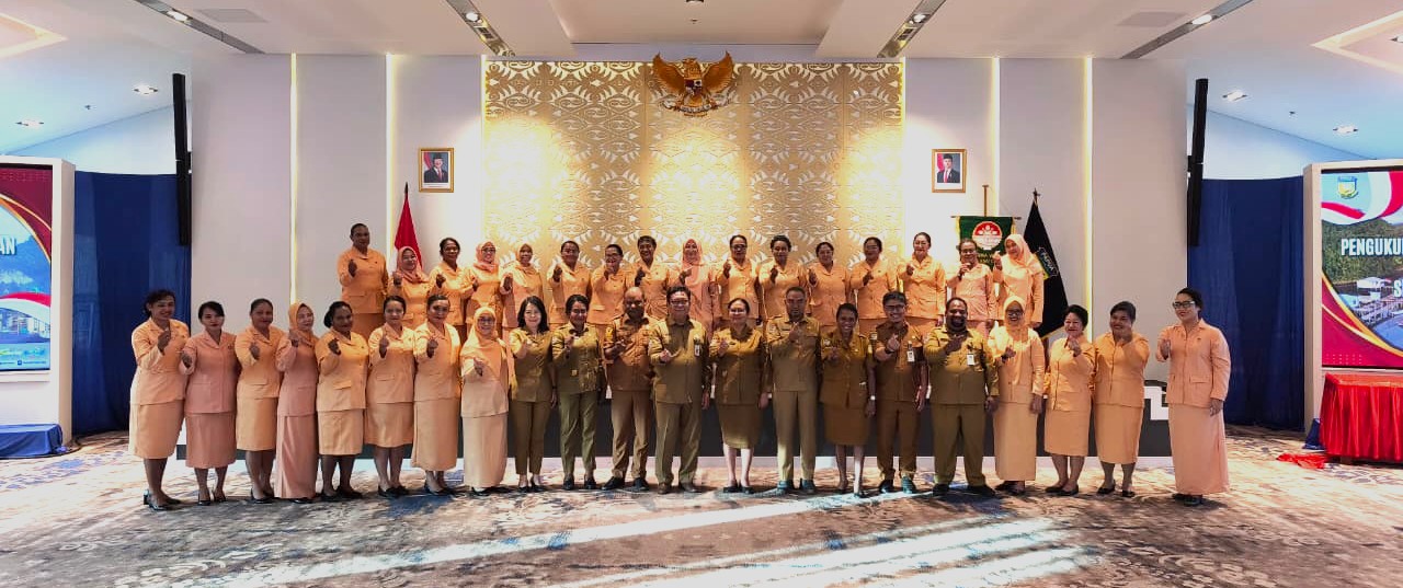 Pengukuhan Pengurus Dharma Wanita Persatuan Biro-Biro di Lingkungan Setda Provinsi Papua